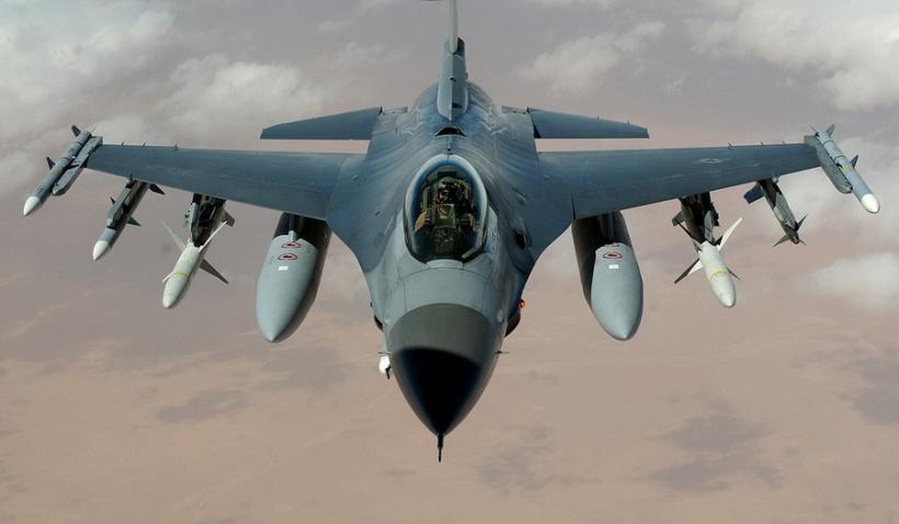Mihnea Motoc: România va achiziţiona încă 12 avioane de luptă