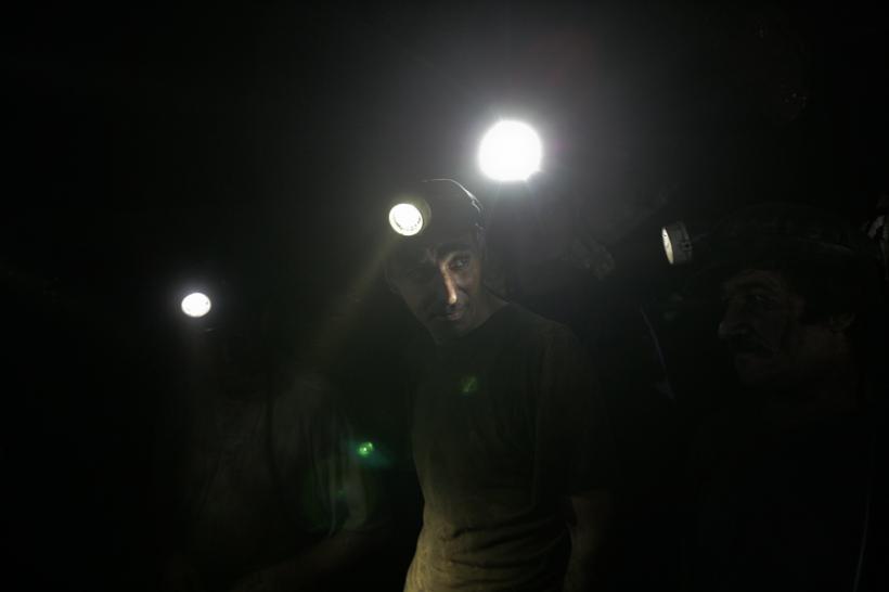 Hunedoara: Peste 430 de mineri continuă să fie blocaţi în subteran; sindicaliştii cer implicarea guvernului 