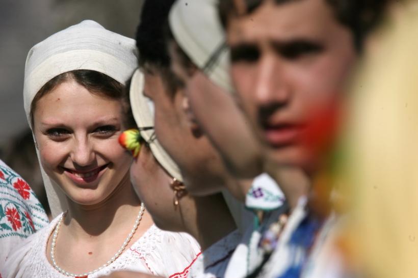 Românii sărbătoresc Dragobetele. Ce obiceiuri sunt legate de această tradiţie arhaică