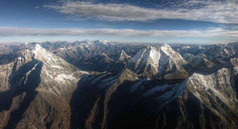 UPDATE - Un avion a dispărut în Nepal, având 21 de persoane la bord 