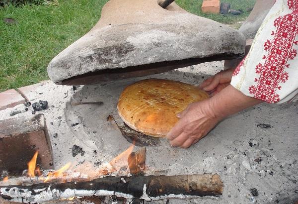 Secretele pâinii la țest și alte istorii din Beuca Teleormanului