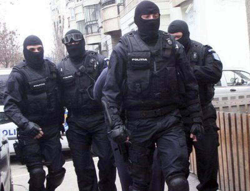 Acțiune de amploare a polițiștilor în complexul comercial Europa