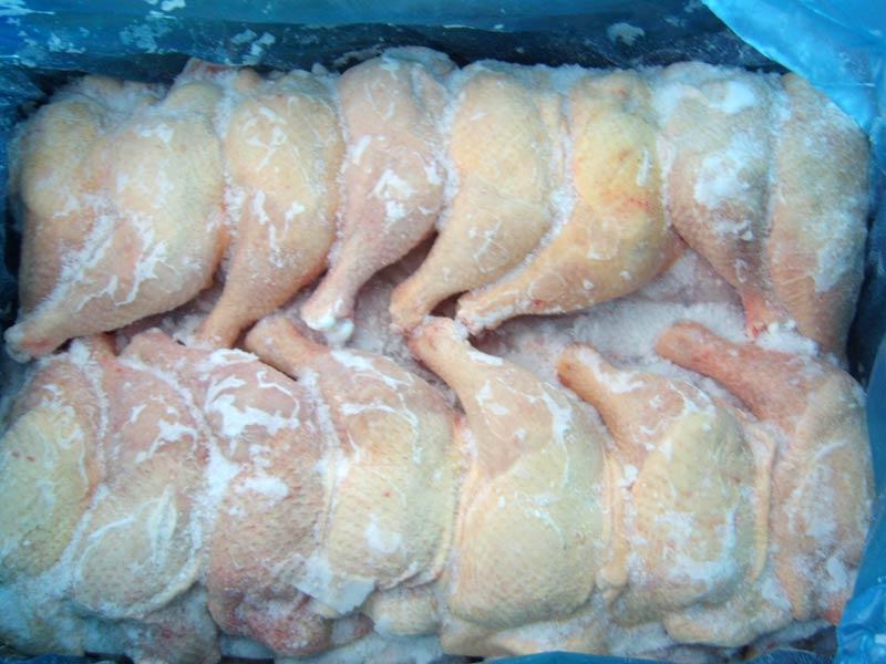 40 de tone de carne de pui expirate, confiscate de poliția din Capitală