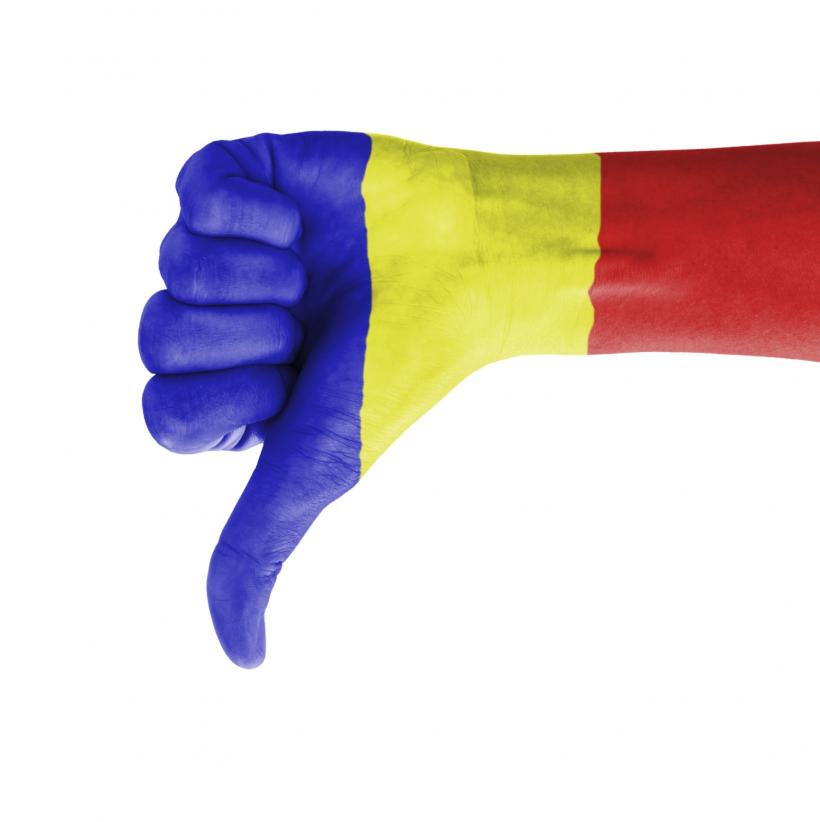 De ce le place românilor să se autodenigreze