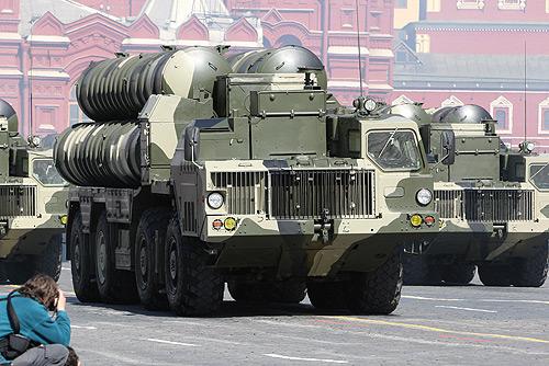 RUSIA negociază cu IRANUL livrarea sistemului antirachetă S-300