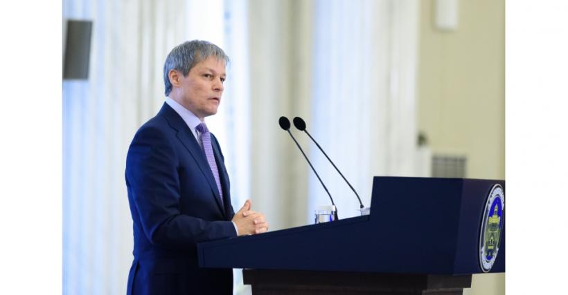 Cioloş: România poate avea în vedere o revizuire strategică a Apărării