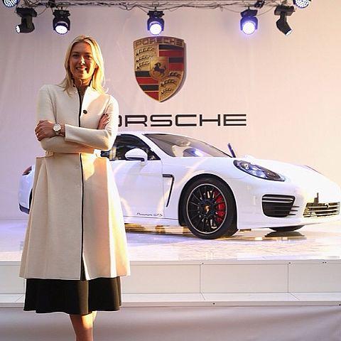 Porsche suspendă acţiunile de promovare cu Maria Şarapova