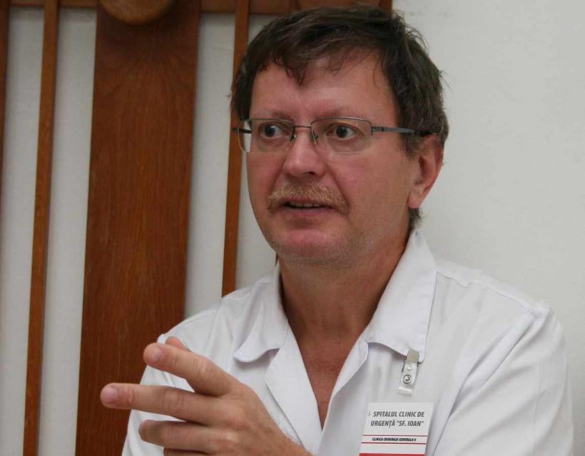 Profesor doctor Nicolae Iordache: Balon, inel sau bisturiu pentru stomac în chirurgia slăbitului