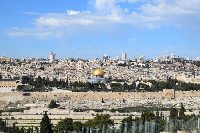 Un turist american aflat în căutare de comori în galeriile subterane ale Ierusalimului a fost arestat 