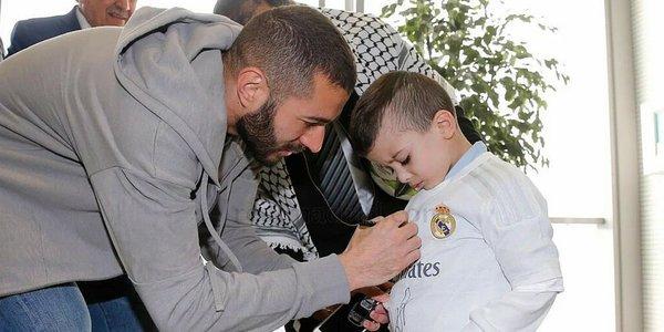 Cristiano Ronaldo s-a întâlnit cu un palestinian de 5 ani care a supravieţuit unui atac 