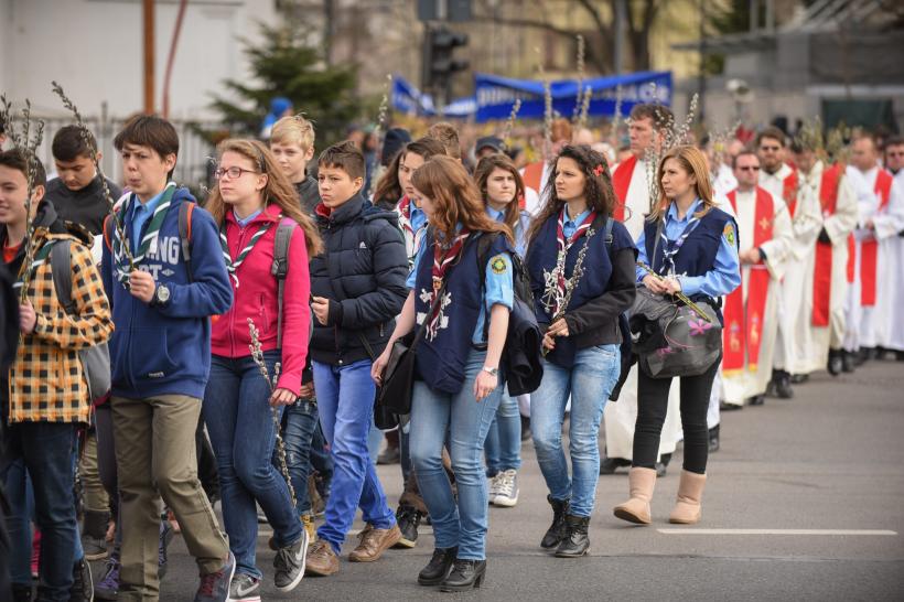 GALERIE FOTO. Procesiune în Bucureşti de Floriile catolice 18532116