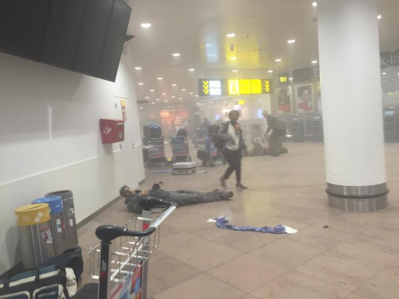 Atentate la Bruxelles: Atentatorii au introdus 3 bombe pe aeroport, una nu a explodat; regele se va adresa populaţiei într-un discurs televizat