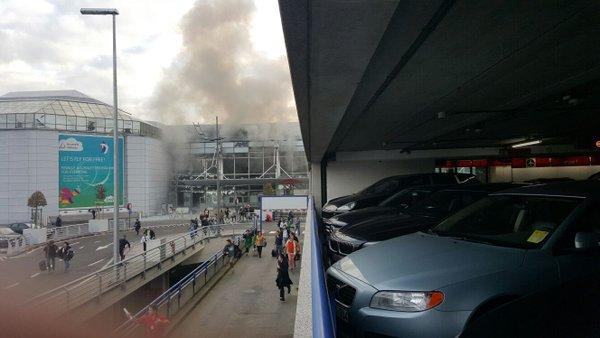 Două explozii au avut loc la aeroportul din Bruxelles: Sunt 13 morţi şi 35 de răniţi!
