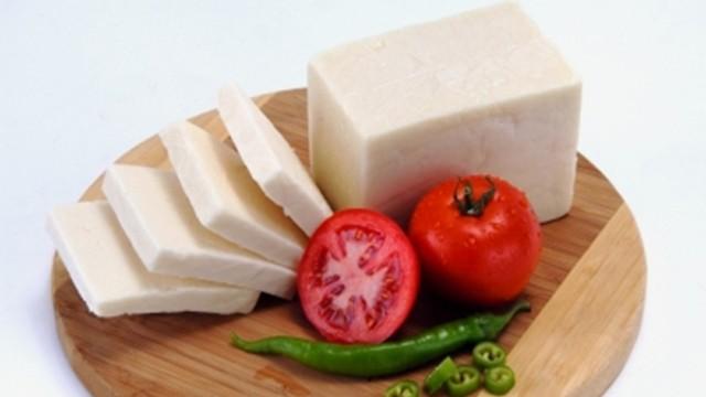 Italia a modificat alerta cu privire la brânza din România 