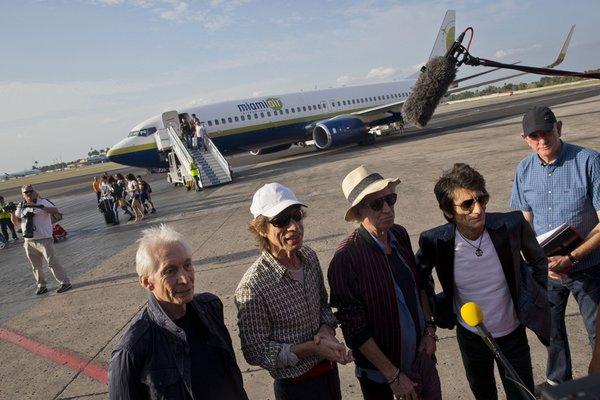 Membrii trupei Rolling Stones au sosit la Havana pentru un concert istoric