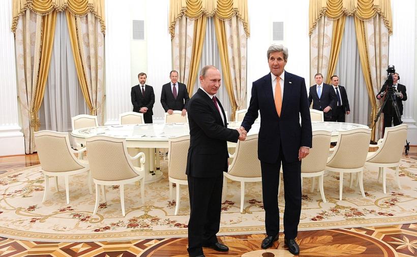 Misterul genţii diplomat cu care Kerry a venit la Moscova