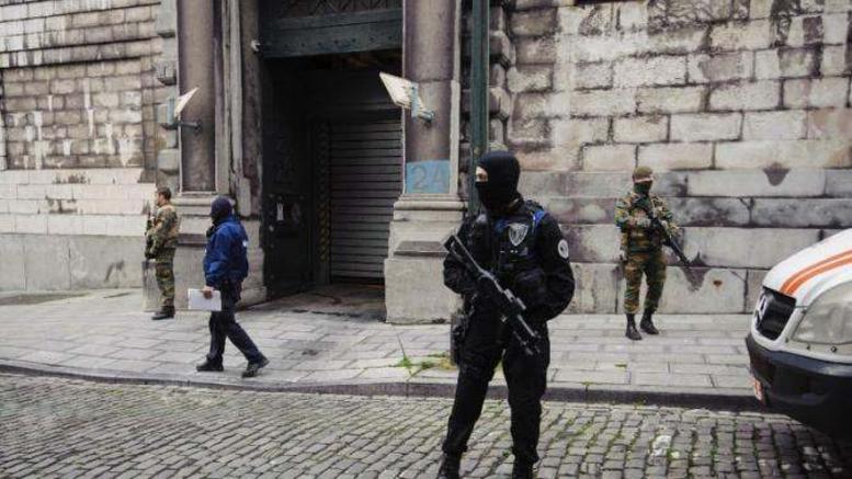 Operaţiune de amploare a Poliţiei belgiene în cartierul Schaerbeek, din Bruxelles, martorii au auzit o explozie