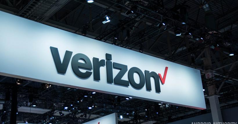 SUA: Bază de date a unei companii aparținând gigantului Verizon, copiată de hackeri şi scoasă la vânzare online 