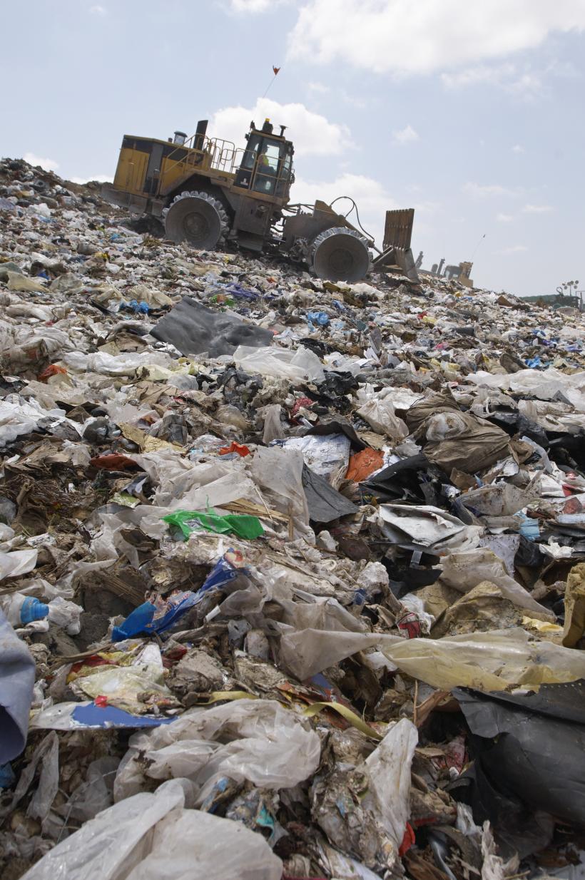 România îngroapă în gunoi masterplanul de colectare a deşeurilor