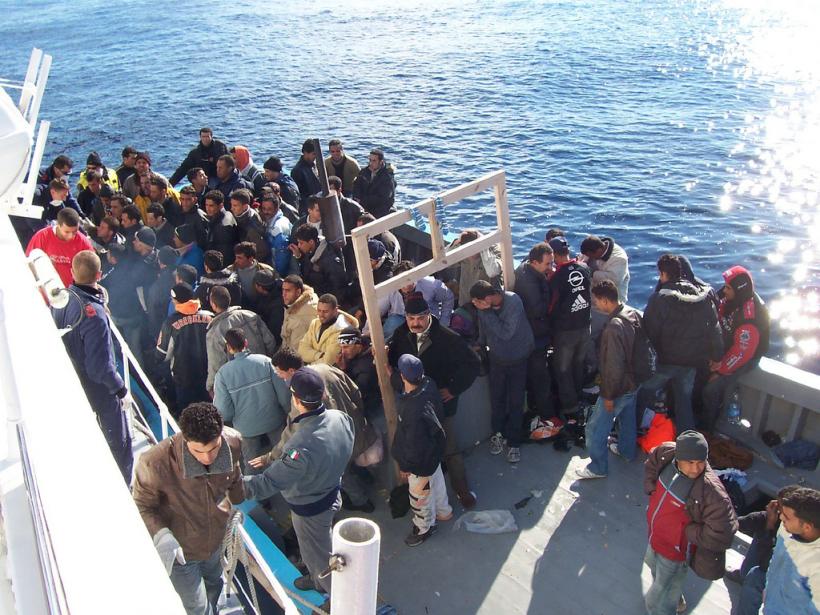 800.000 de imigranți din Libia, dispuși să traverseze Mediterana pentru a ajunge în Europa