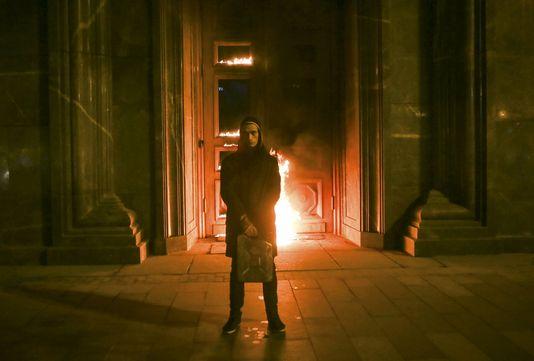 Artistul rus care a incendiat porţile fostului sediu al KGB-ului, declarat sănătos mental