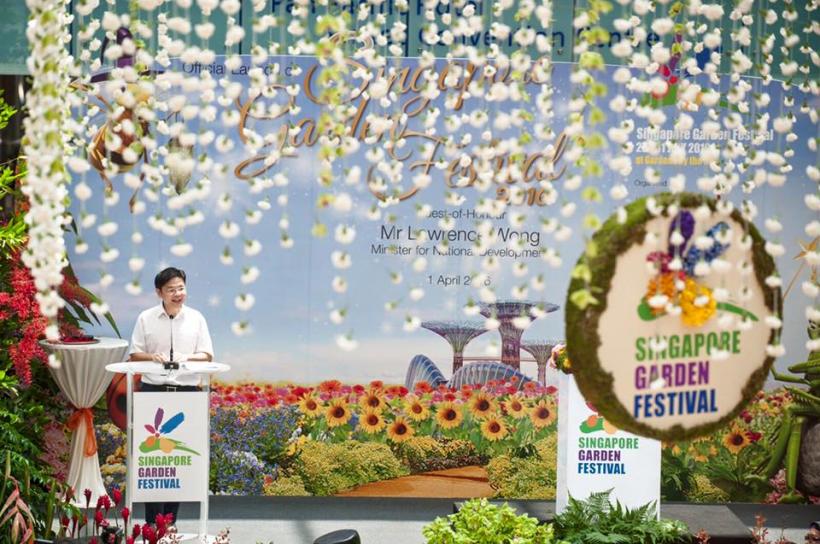 Singapore intră în Cartea Recordurilor pentru cel mai mare aranjament floral în formă de candelabru