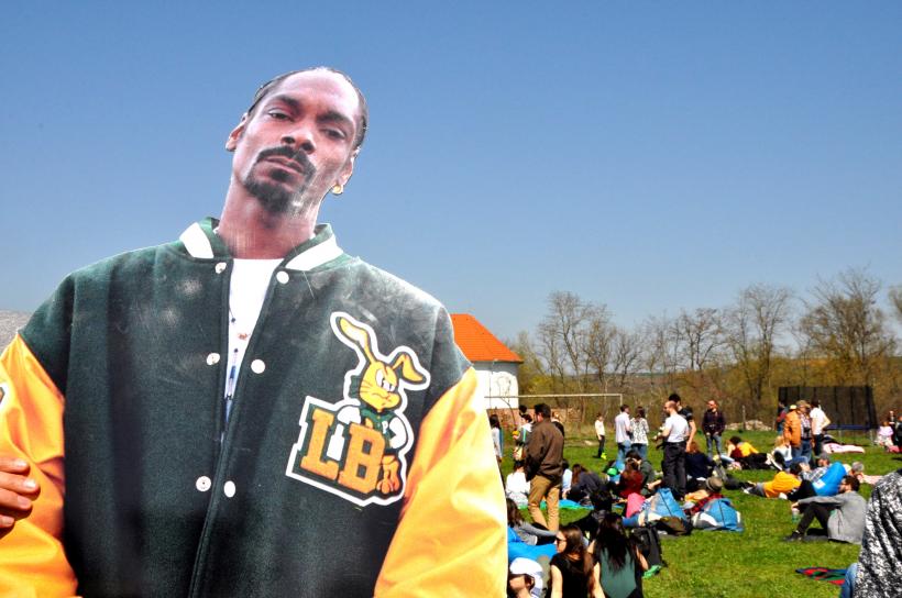 Le-a pus Snoop Dogg mâna în cap: 4.000 de turişti în Bogata