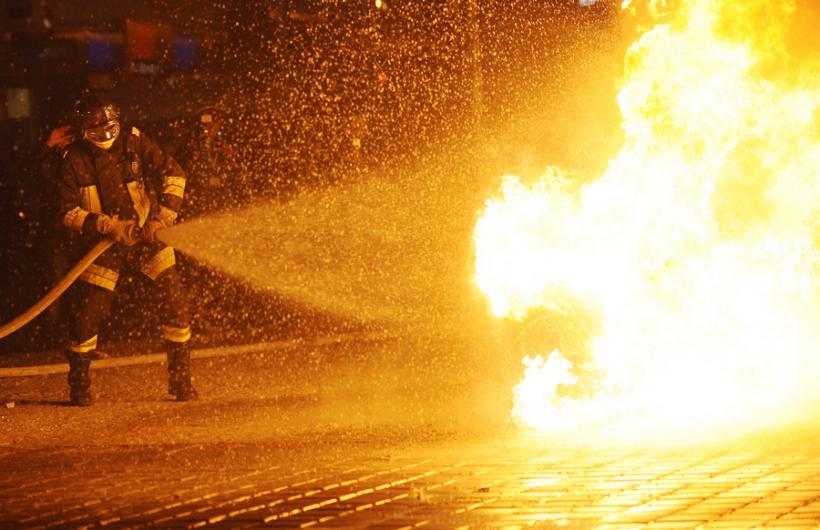 Neamţ: Un TIR din Republica Moldova încărcat cu 22 tone de zahăr a luat foc în mers 