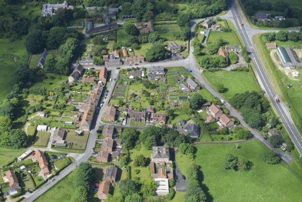 Un întreg sat din Anglia este de vânzare, fiind evaluat la 25 de milioane de euro 