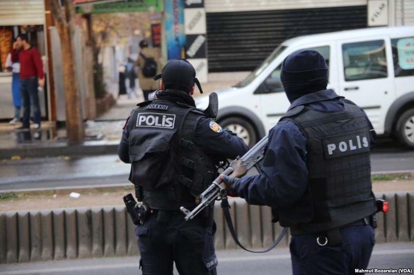 Poliția turcă a efectuat o detonare controlată în piața Taksim din Istanbul
