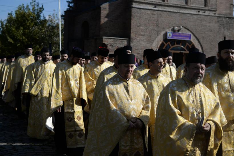 Biserica Ortodoxă se leapădă de Constituţie
