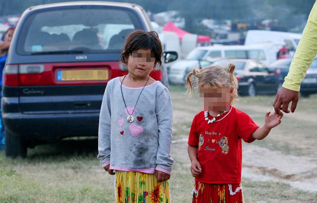 Copii români de etnie romă sunt vânduţi grupurilor mafiote pentru a fura şi cerşi la Madrid (presă) 