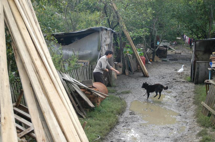 Sibiu: Cod portacaliu de inundaţii - 137 de gospodării din Sebeşu de Sus, alimentate cu electricitate din generator 
