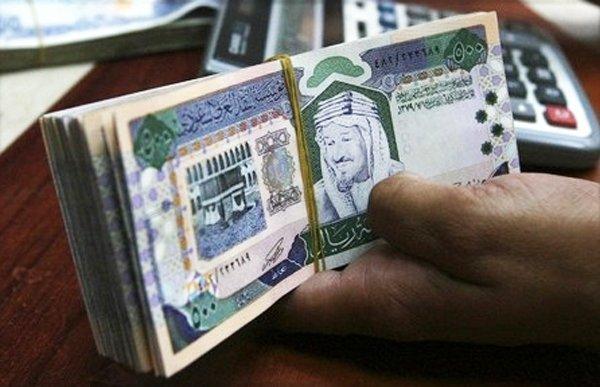 Fitch a retrogradat ratingul Arabiei Saudite, din cauza preţurilor scăzute ale petrolului