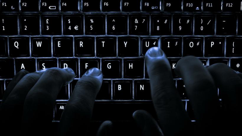 Hackeri au ajutat FBI să deblocheze iPhone-ul unuia dintre atacatorii de la San Bernardino
