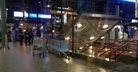 Panică pe aeroportul internațional Amsterdam-Schiphol
