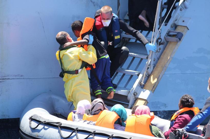 Preşedintele Italiei: &quot;O nouă tragedie în Mediterana&quot;, la exact un an după ce 800 de migranţi s-au înecat în aceeaşi zonă, în condiţii similare