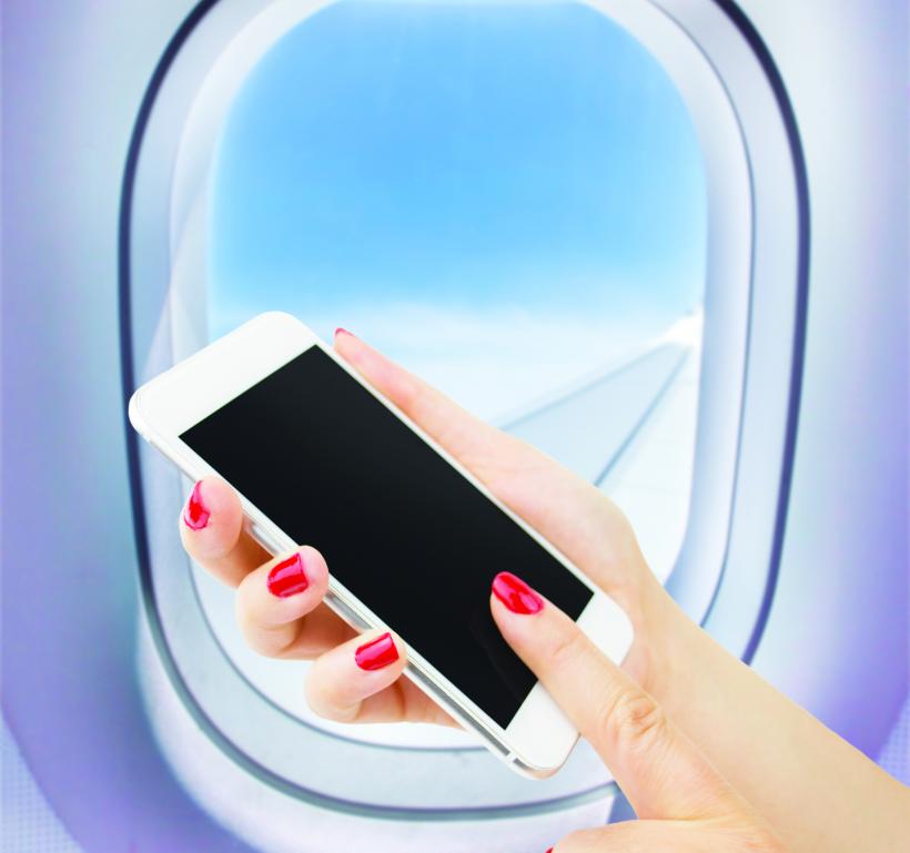 Pericolele utilizării telefonului în avion