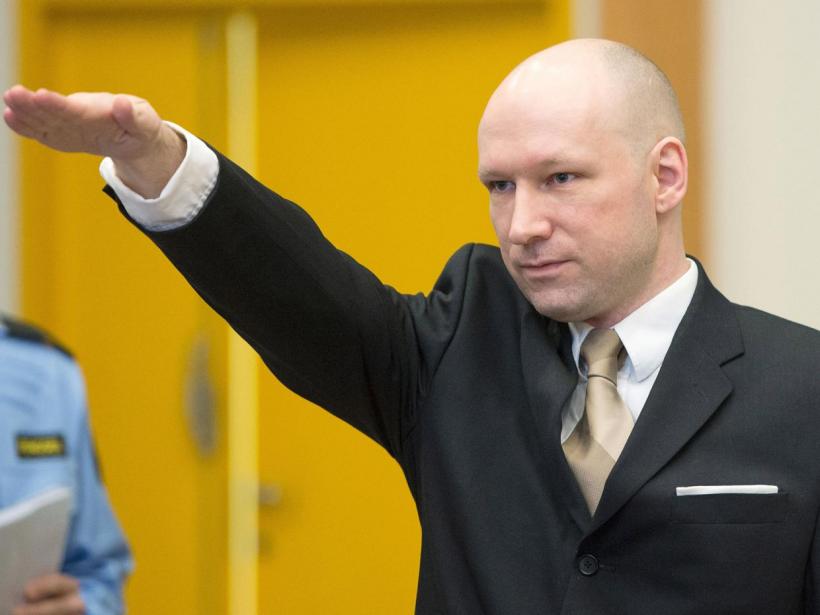 Teroristul Breivik a dat statul în judecată, că nu-i sunt respectate drepturile, și a câștigat procesul