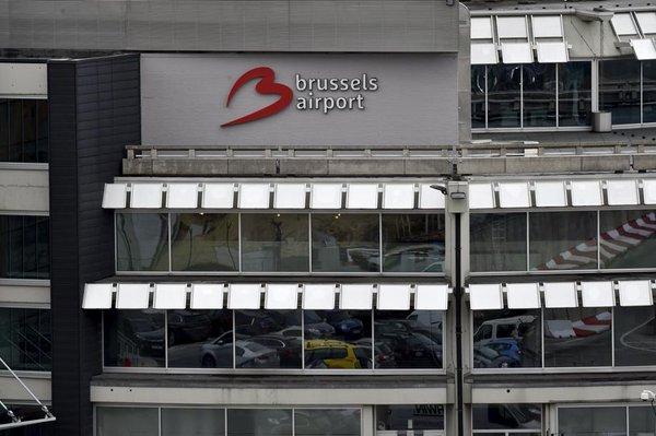 Unul dintre atentatorii sinucigasi din aeroportul de la Bruxelles lucra acolo de 5 ani