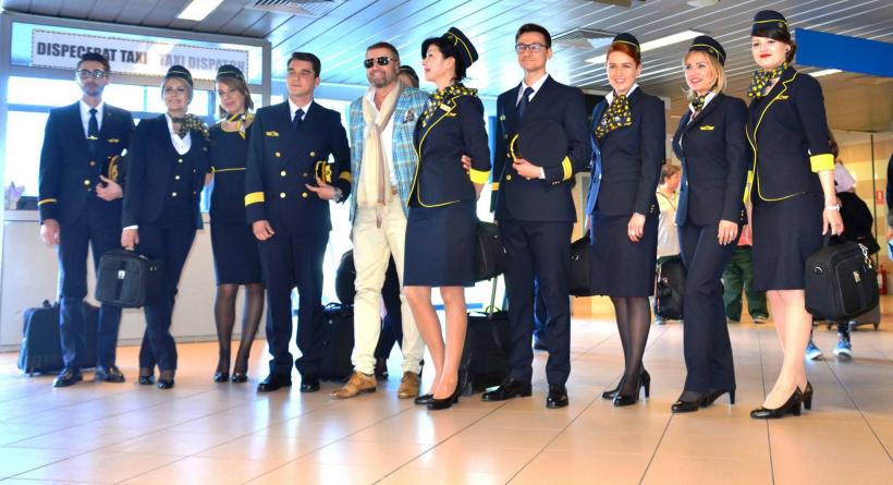 FOTO Cum arata noile uniforme ale personalului TAROM 18535139