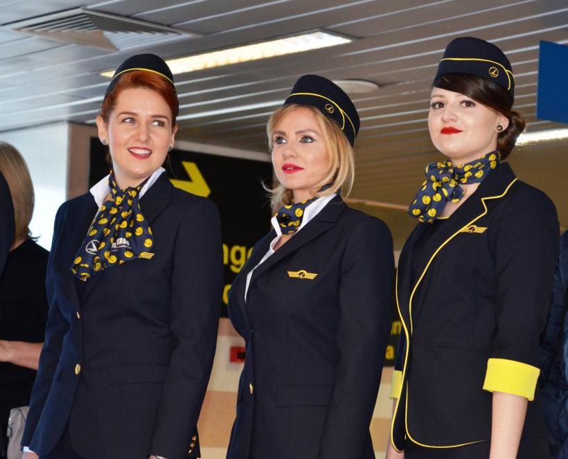FOTO Cum arata noile uniforme ale personalului TAROM 18535140