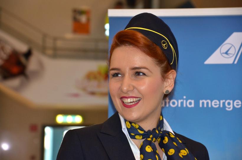 FOTO Cum arata noile uniforme ale personalului TAROM 18535141