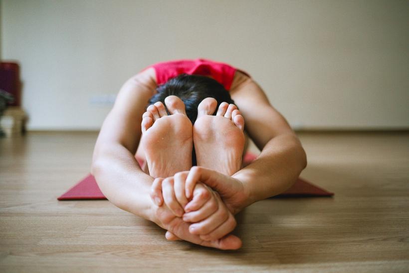  Cum te ajută yoga să scapi de problemele cu somnul