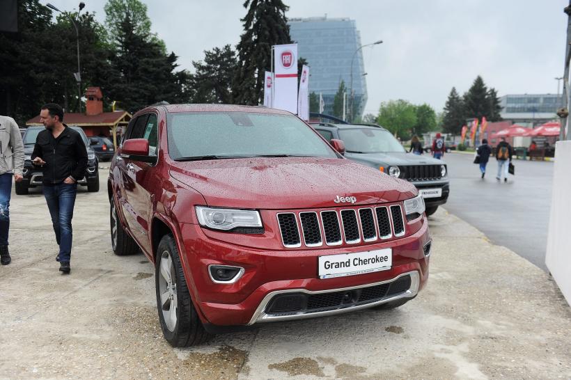 FOTO Salon auto-moto cu cascadorii pe două roţi 18535310