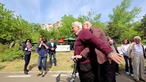 IMAGINI HALUCINANTE. Nicolae Bacalbașa și primarul din Galați s-au plimbat îmbrățișați pe trotinetă