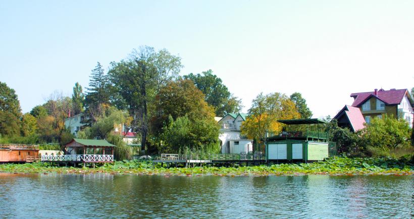 Povestea de afaceri din spatele palatului de pe Lacul Snagov