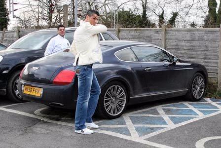 Cristiano Ronaldo își vinde Bentley-ul. Cât costă să cumperi mașina fotbalistului