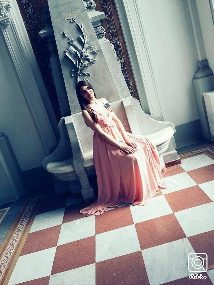 Palatul “Coolturii”, noul loc pentru “selfie”. De la 11.200 de vizitatori “moca” ieri, la 300 cu plata biletului, azi (Galerie Foto cool) 18535772