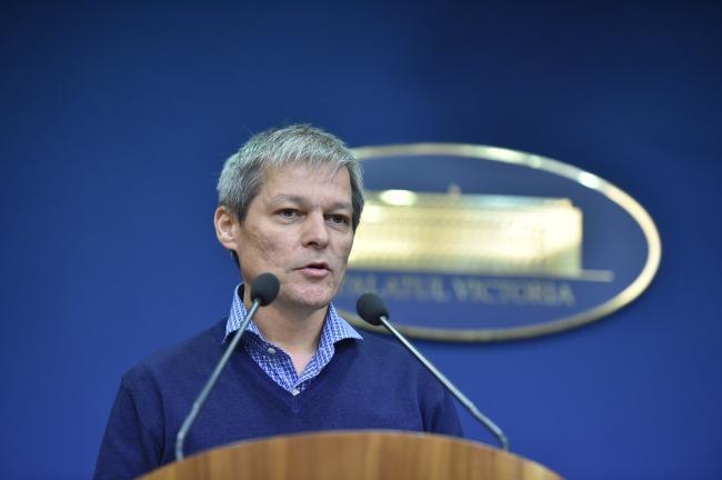 Dacian Cioloș: Marți voi trimite președintelui revocarea din funcţie a lui Vlad Alexandrescu